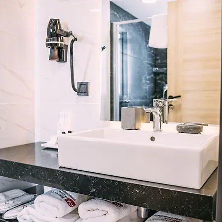Rw Boutique Hotel 3*