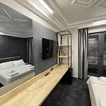 Rw Boutique 3*
